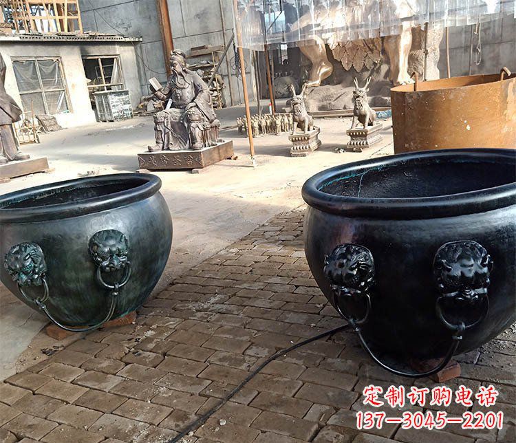 张掖铜雕制的水缸摆件