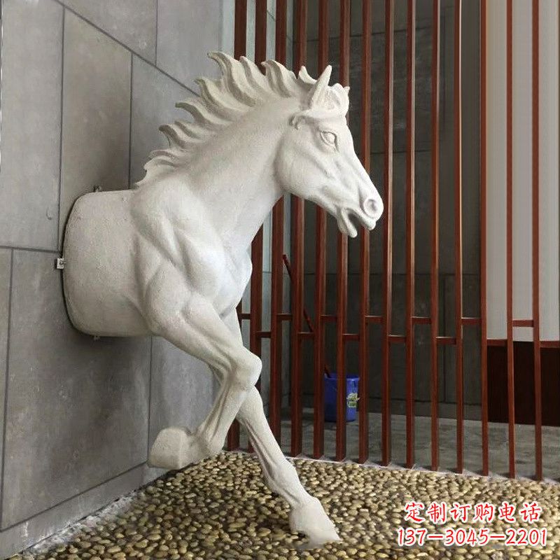 张掖玻璃钢创意动物雕塑——穿墙而过