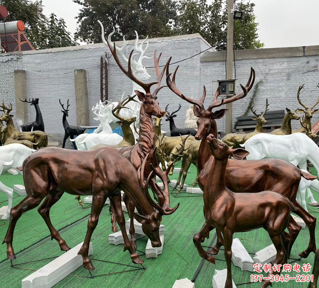 张掖玻璃钢仿铜群鹿雕塑——精美动物雕塑装点公园