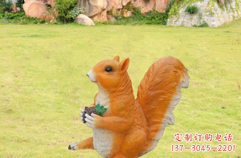 张掖玻璃钢制作的松鼠雕塑