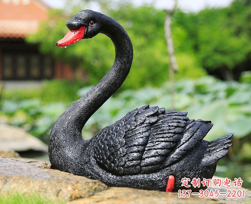 张掖玻璃钢雕刻的黑色天鹅——美丽宁静的公园园林摆件