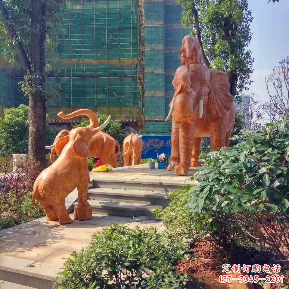 张掖玻璃钢卡通大象雕塑——给小区园林带来活力