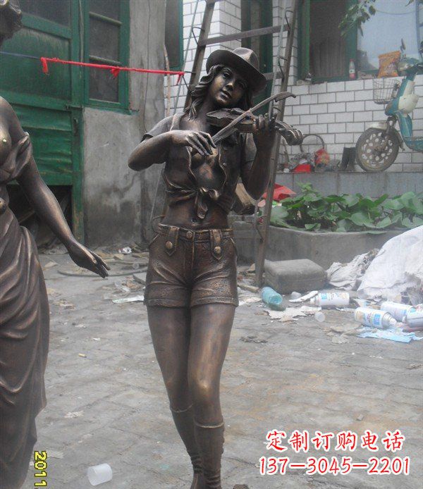 张掖美丽的玻璃钢女性雕塑