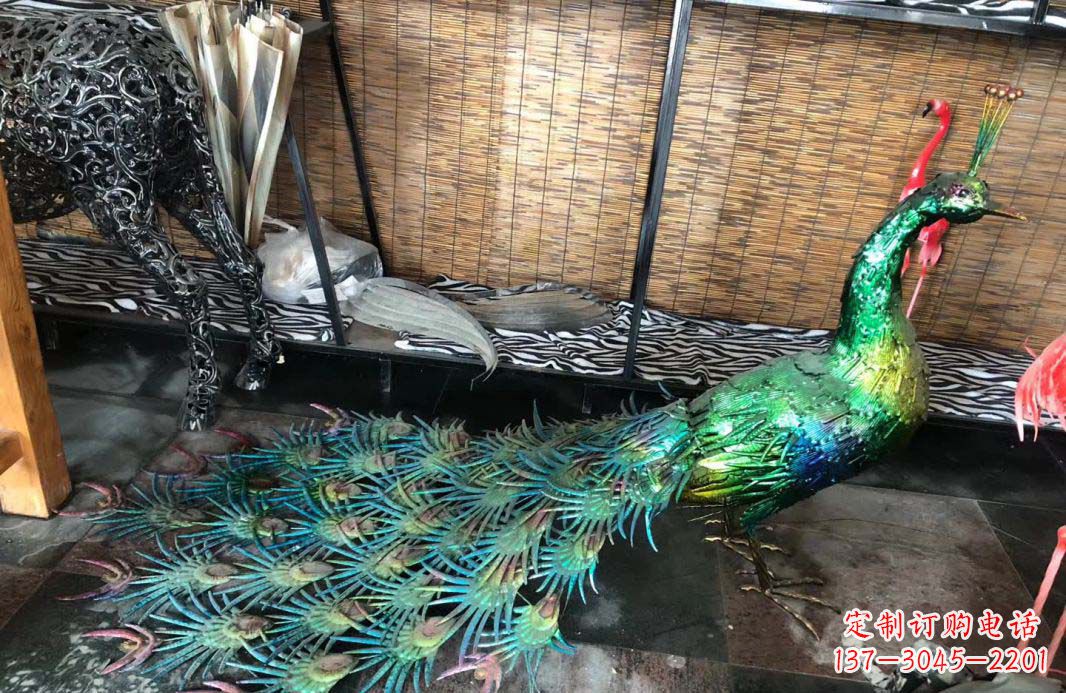 张掖不锈钢彩色景观孔雀雕塑