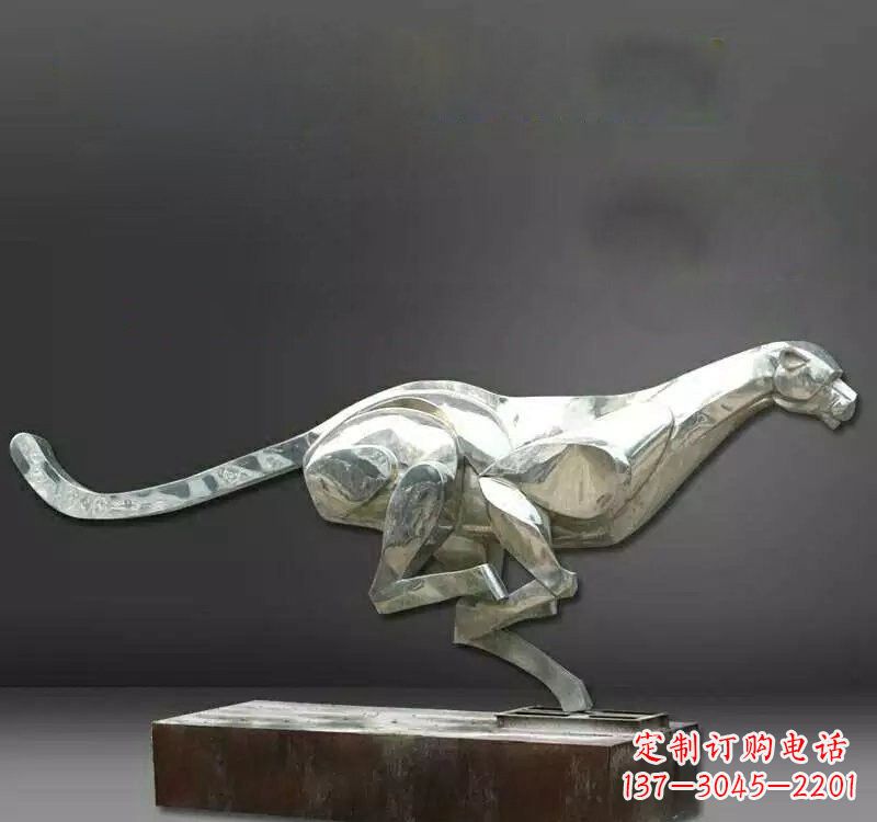 张掖不锈钢豹子雕塑一种精美的雕塑艺术