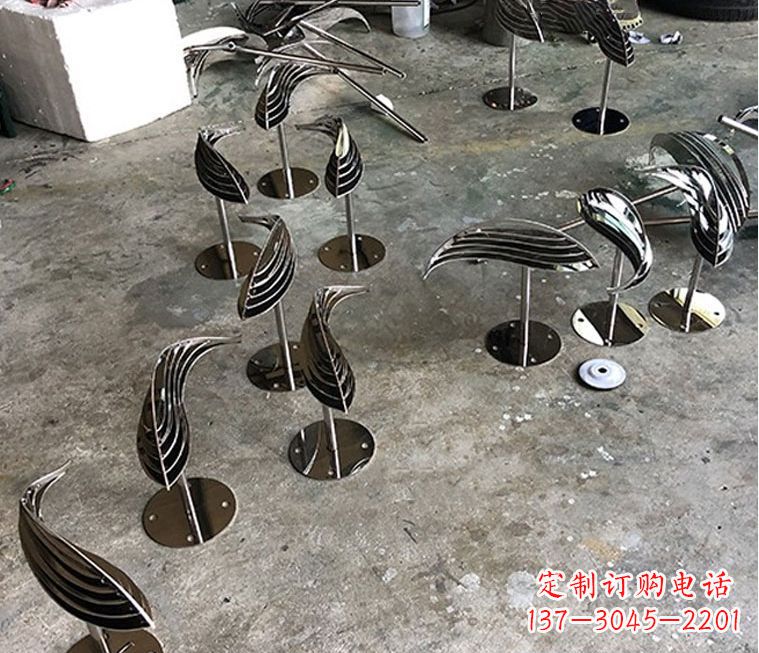 张掖精美不锈钢动物雕塑