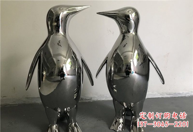 张掖企鹅雕塑以不锈钢赋予生命