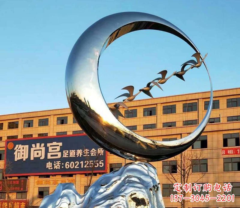 张掖不锈钢大雁雕塑象征着生机勃勃的美丽