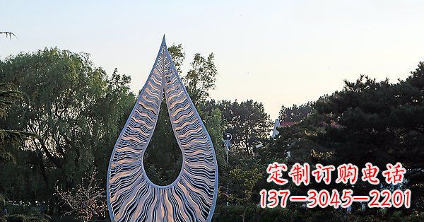 张掖水滴雕塑给公园带来流动的美