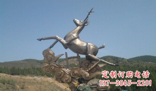 张掖不锈钢动物雕塑——飞奔的鹿