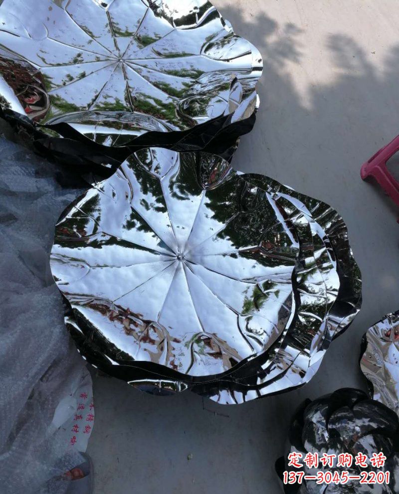张掖不锈钢锻造的莲花雕塑