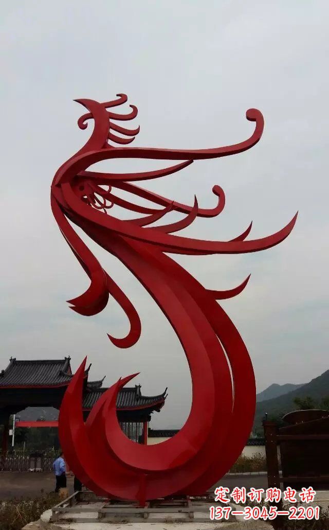 张掖凤凰雕塑象征着和平与繁荣