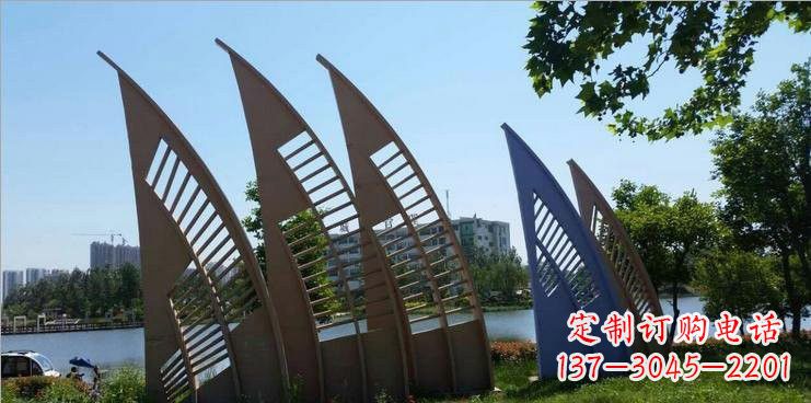 张掖不锈钢公园的船帆雕塑