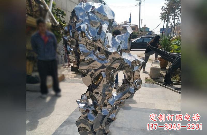 张掖太湖石雕塑——点缀不锈钢公园