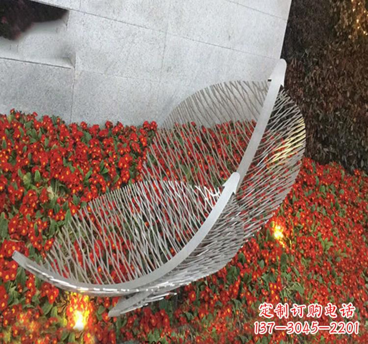 张掖不锈钢公园镂空树叶雕塑——精致艺术品