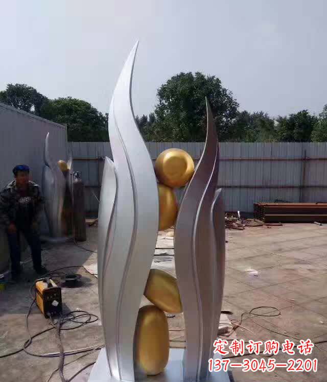 张掖不锈钢广场翅膀雕塑象征着自由之翼