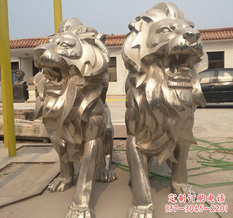 张掖不锈钢狮子雕塑象征力量与勇气
