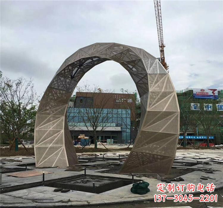 张掖不锈钢拱门雕塑精美外观，古典气息