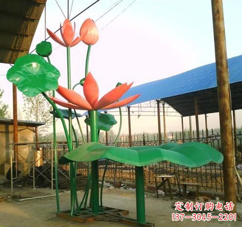 张掖不锈钢荷花雕塑汲取自然之美