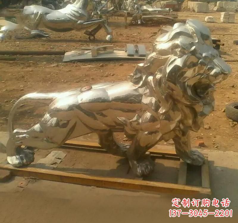 张掖不锈钢狮子雕塑给空间增添生机