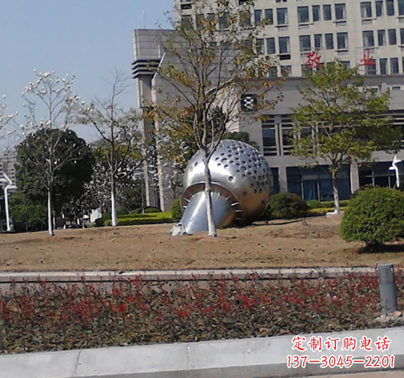 张掖不锈钢话筒雕塑简约而又具有现代感
