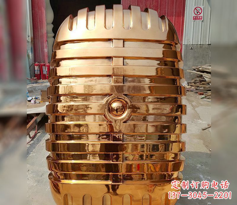 张掖精美不锈钢话筒雕塑