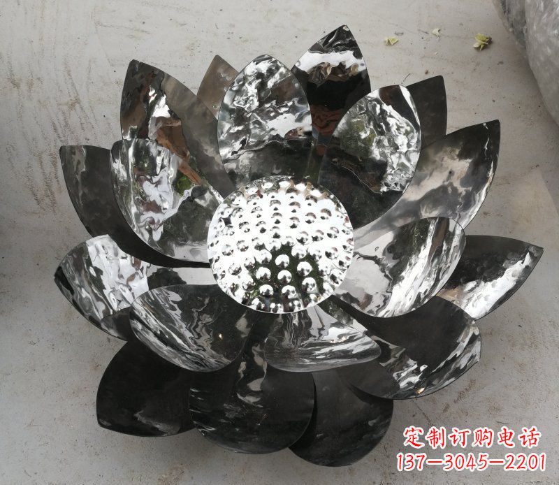 张掖不锈钢镜面的荷花雕塑——彰显美丽与恬静
