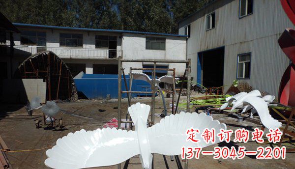 张掖不锈钢老鹰雕塑美丽的象征