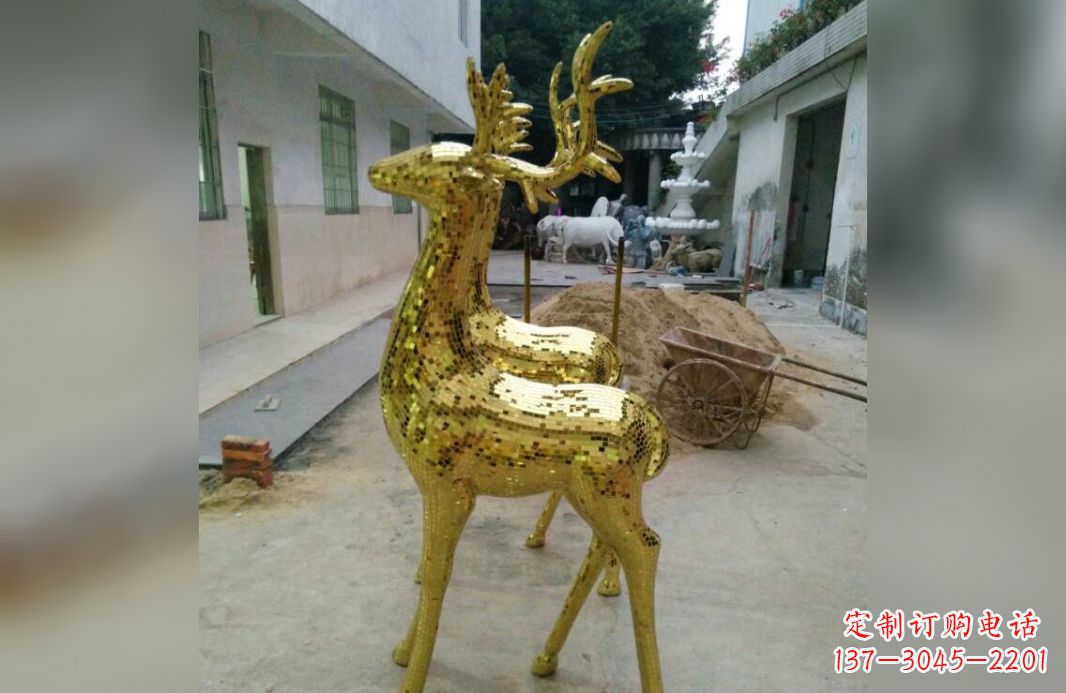 张掖不锈钢鹿公园的动物雕塑