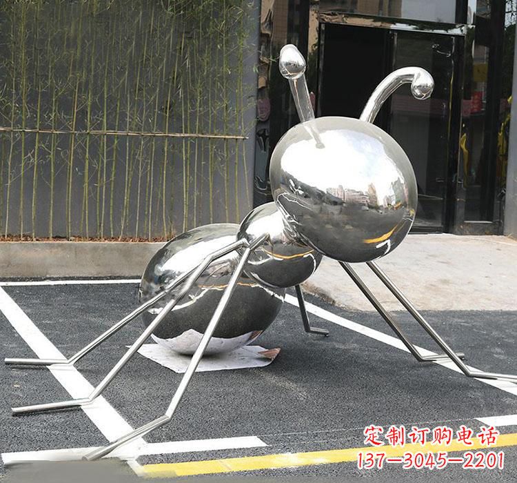 张掖不锈钢蚂蚁雕塑象征着勤劳与坚毅