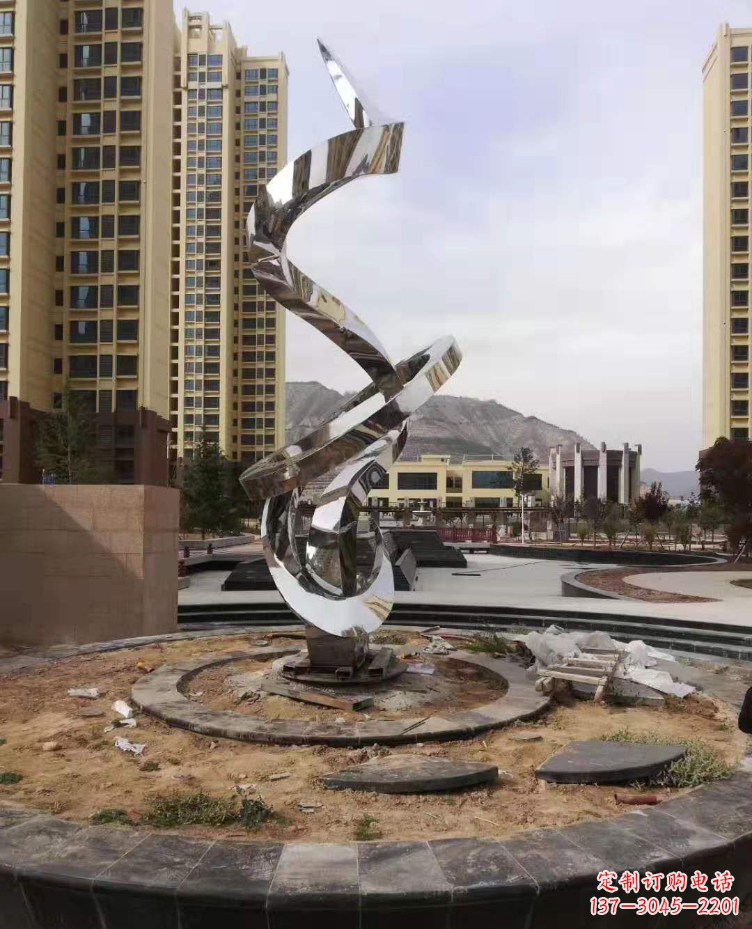 张掖飘带雕塑美化城市空间的艺术