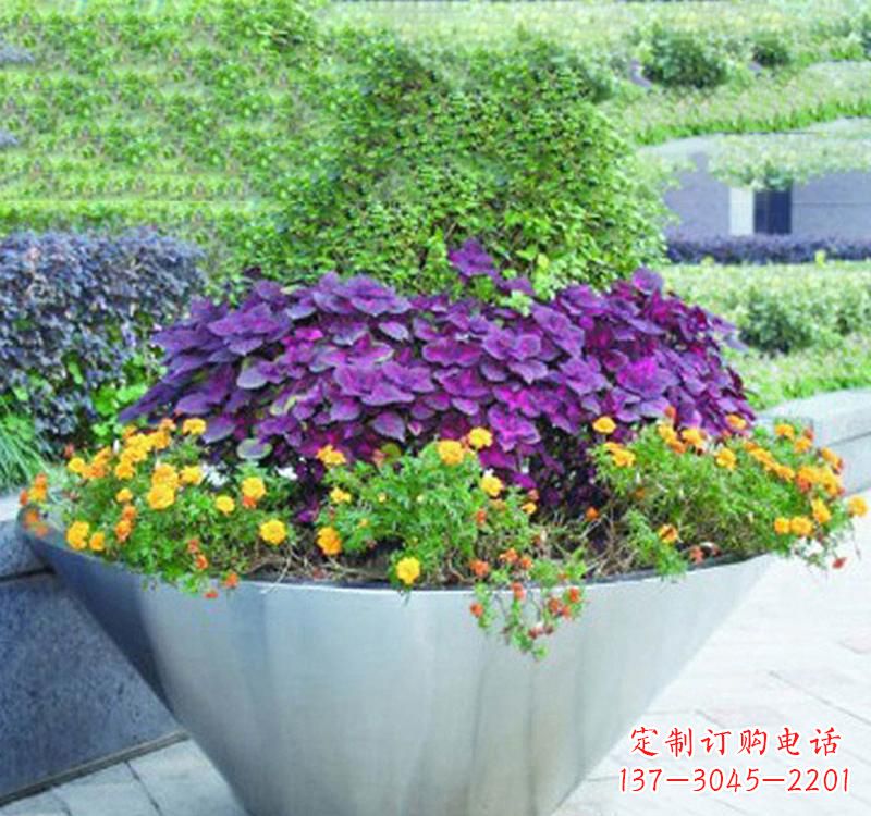 张掖不锈钢花盆雕塑艺术之美