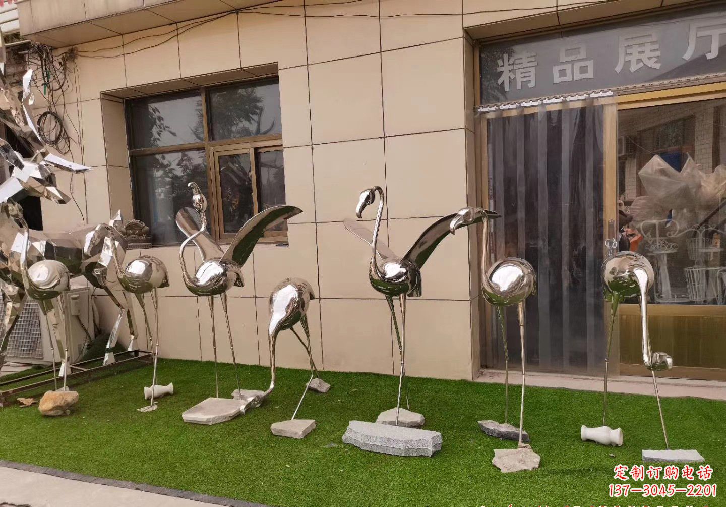 张掖不锈钢仙鹤景观雕塑精美雕塑展现优美的仙鹤之美