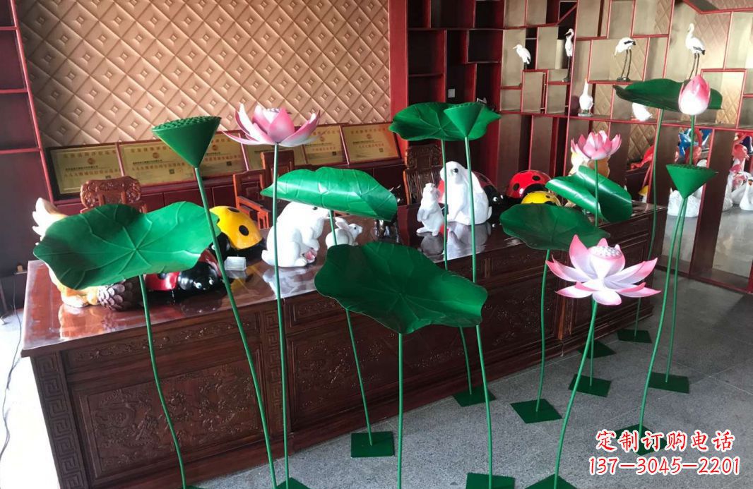 张掖精美不锈钢荷叶雕塑