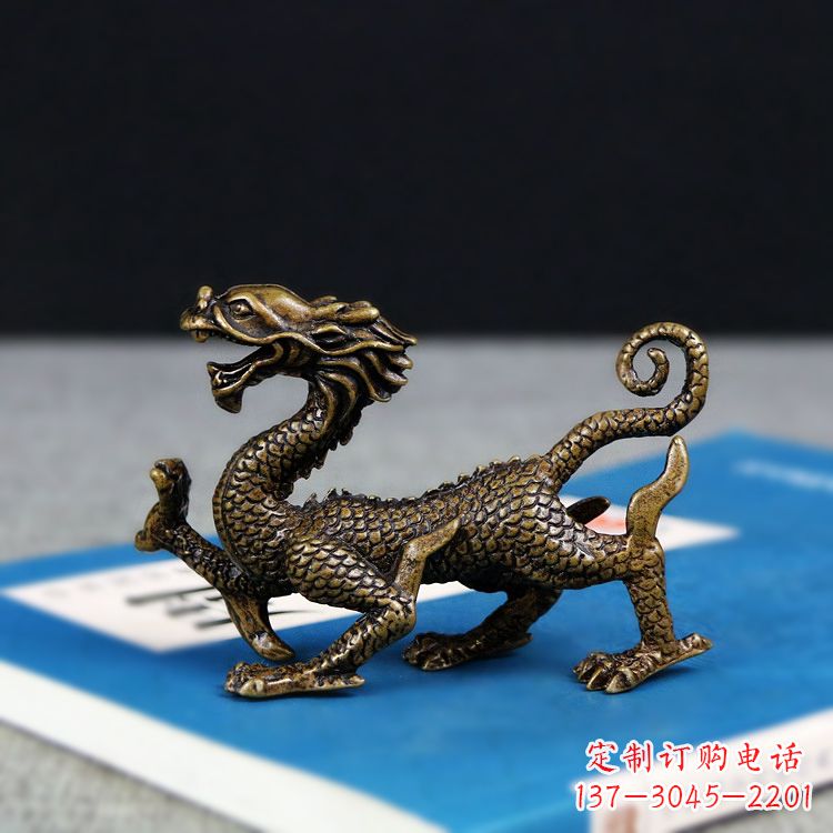 张掖青龙雕塑用纯铜熔铸而成