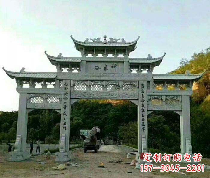 张掖村口石雕牌楼千百年文化瑰宝