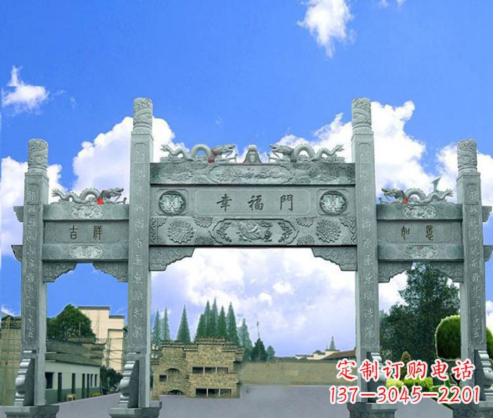 张掖村庄三门牌坊的雕塑之美