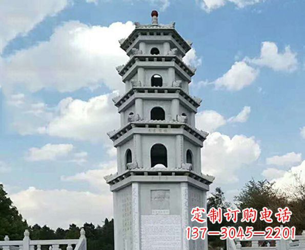 张掖神秘的宝塔雕塑