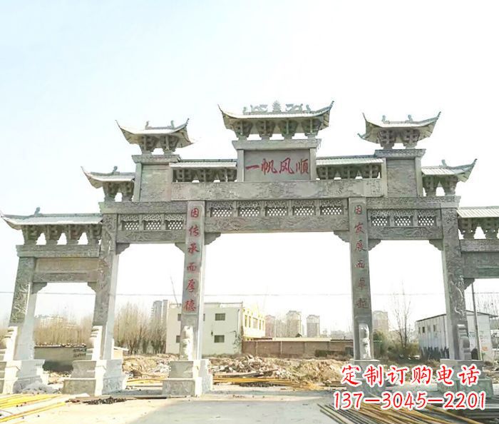张掖别具一格的大型五门石雕牌楼