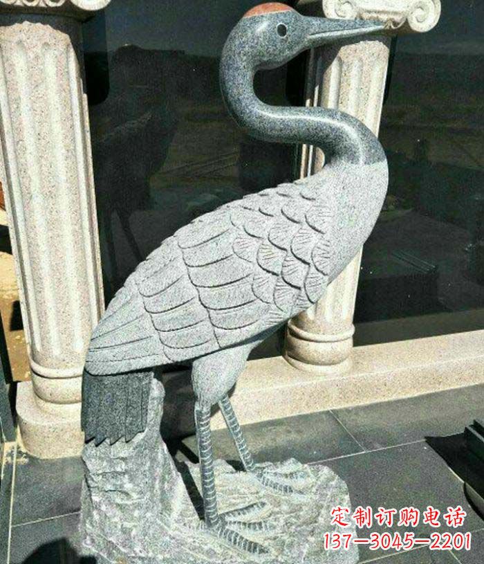 张掖传统工艺精雕丹顶鹤雕塑
