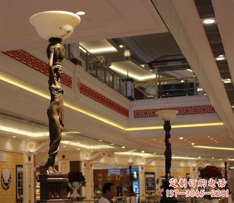 张掖高端玻璃钢仿铜雕塑——女人雕塑