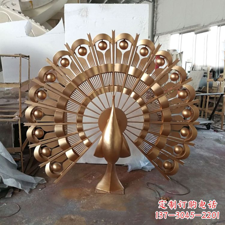 张掖精致而又经典的仿铜色不锈钢孔雀雕塑
