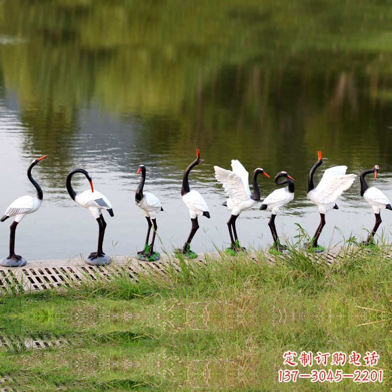 张掖玻璃钢动物水池雕塑
