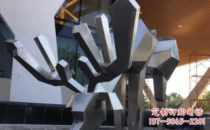 张掖聚体雕塑抽象几何驯鹿