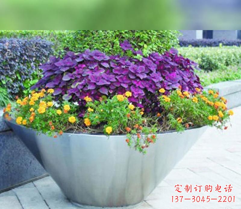 张掖中领雕塑精致无比的花盆雕塑