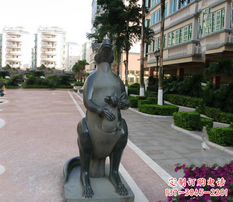张掖动物园礼品精美袋鼠雕塑