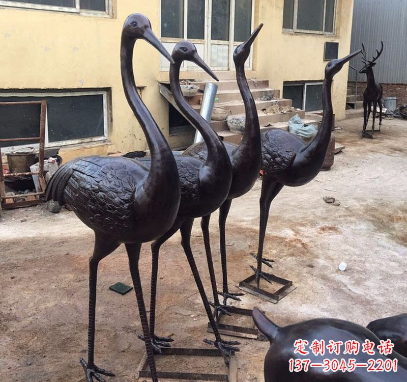 张掖雕刻精致灵动的丹顶鹤铜雕