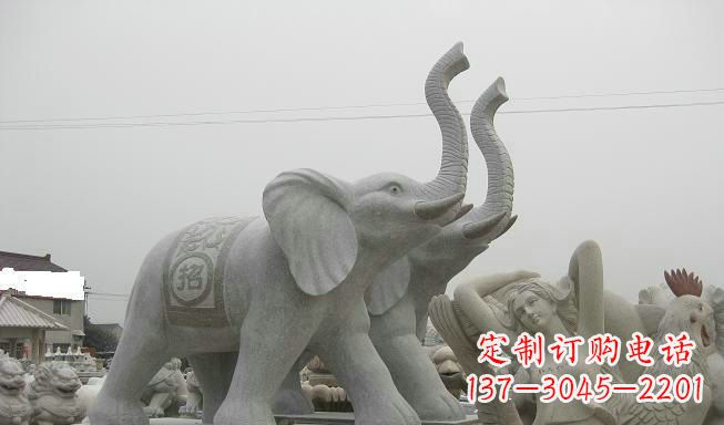 张掖公园动物长鼻大象石雕