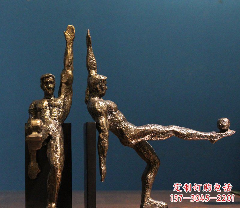 张掖高雅足球形象铜雕