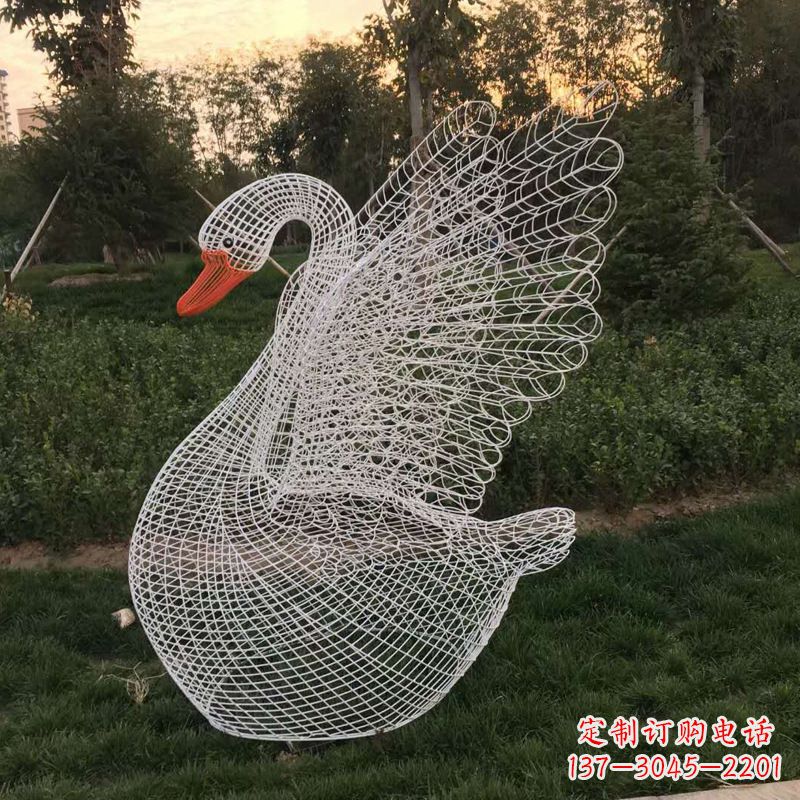 张掖秀美天鹅铁艺雕塑，点缀公园绿地